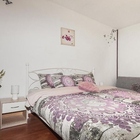 Awesome Apartment In Lovran With House Sea View Eksteriør billede